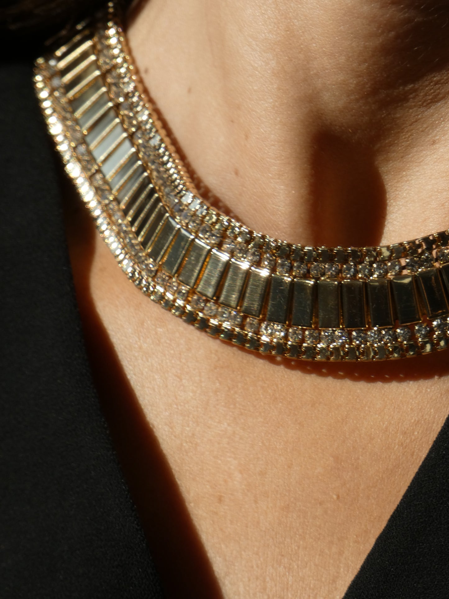 Collana Mut